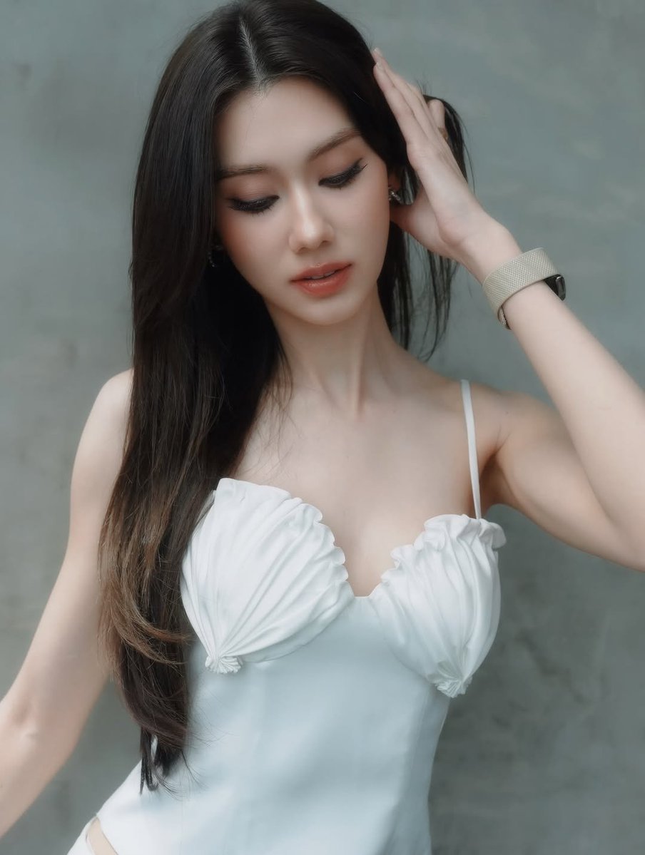 DrAlkeyXD's tweet photo. 🤐 I'm not gonna say it. 

#LenaMiu #ลีน่าหมิว https://t.co/Bk01Bg0og5