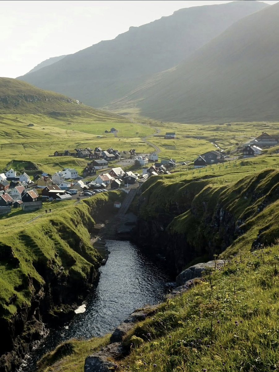 orbivelle's tweet photo. faroe islands, far from everything https://t.co/CgD0vfKvQo