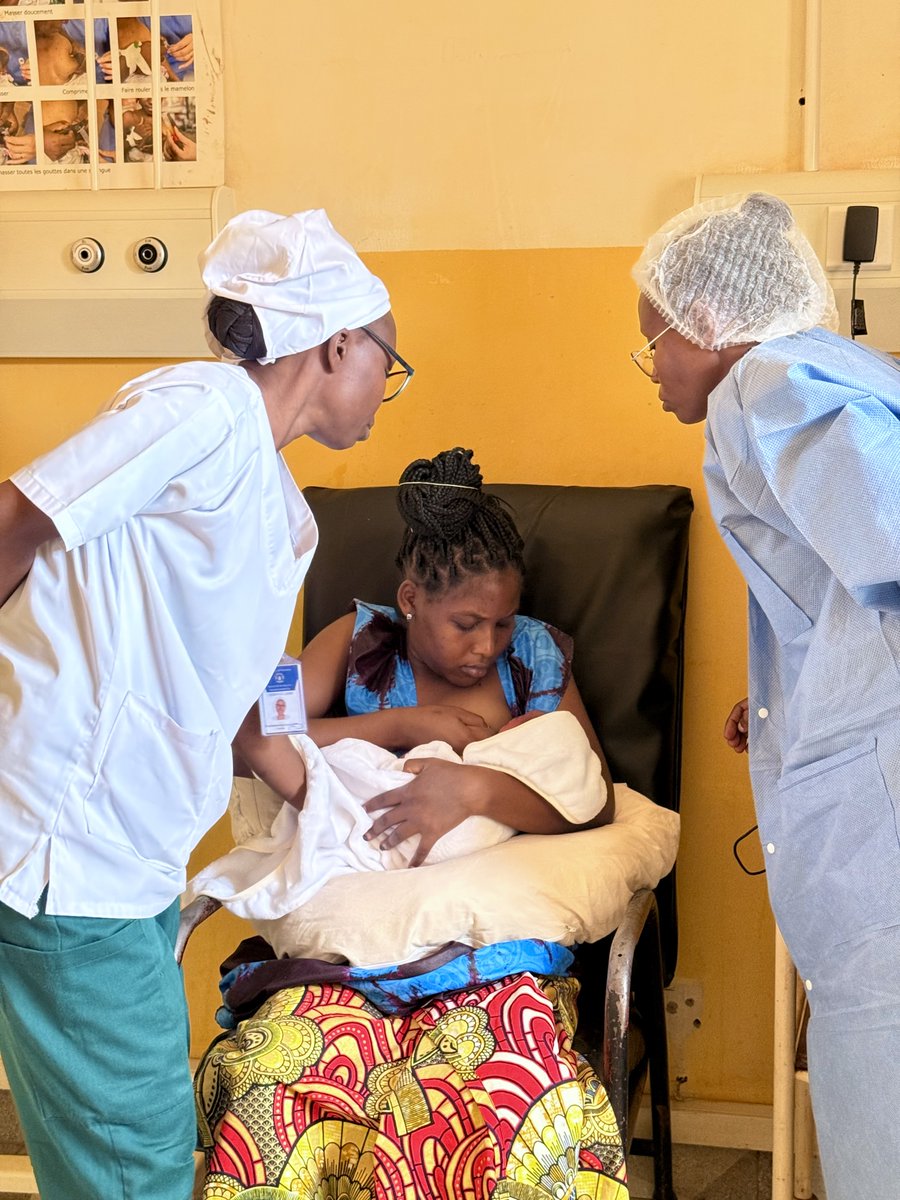 Weforhealth's tweet photo. 1/2
Strengthening neonatal care through mentorship &amp; breastfeeding support! During #BreastfeedingAwarenessMonth, We For Health reached 25 mothers at Muhima Hospital with tailored counselling.
#NeonatalCare #MentorshipMatters #WeForHealth https://t.co/e44c3Hcv1n