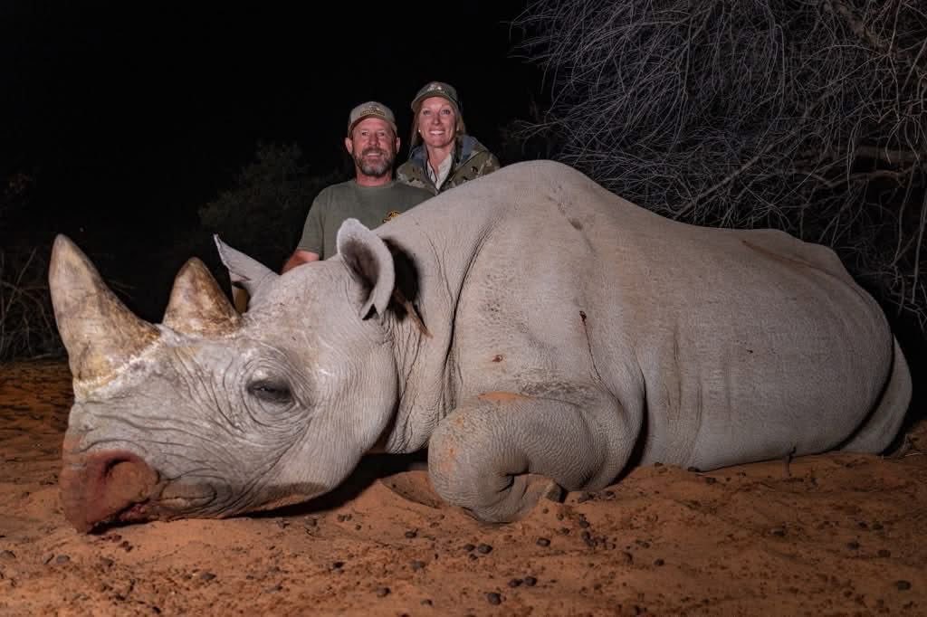 XposeTrophyHunt's tweet photo. Robert Beall, Texas, also known as Chapo Gringo with the Critically Endangered black rhino he killed in Namibia. A day he will never forget. A cowards glory. 🤬
#BanTrophyHunting RT
@SARA2001NOOR @Angelux1111 @Gail7175 @Lin11W @Protect_Wldlife @PhaedraXTeddy https://t.co/6VeqJvS7WG