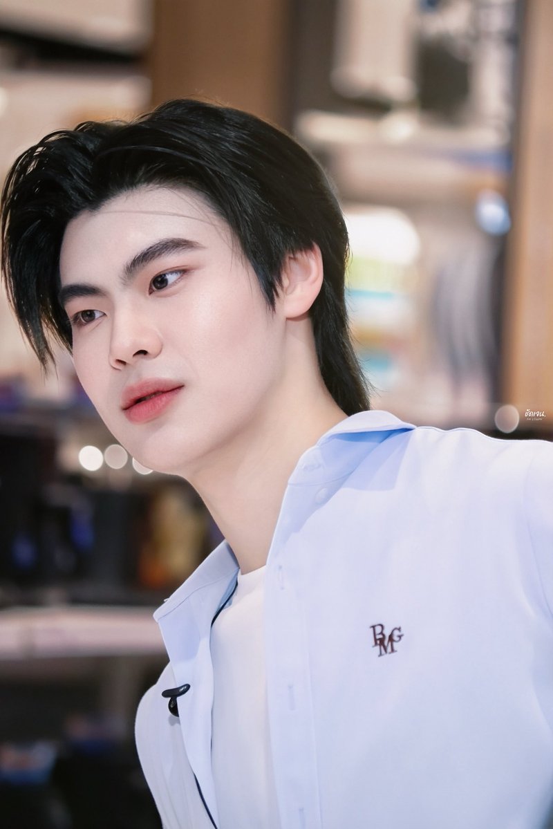 _02CLEAR's tweet photo. โห!!! หล่อไปป่าววพี่🙂‍↔️

Robinson x Thee
#RobinsonMomMomentsxThee 
#tthi_eks https://t.co/GaRVni5lTx