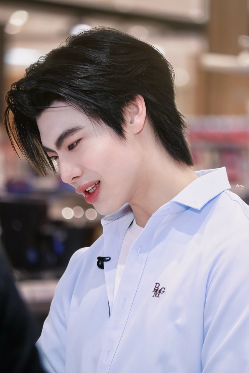 _02CLEAR's tweet photo. โห!!! หล่อไปป่าววพี่🙂‍↔️

Robinson x Thee
#RobinsonMomMomentsxThee 
#tthi_eks https://t.co/GaRVni5lTx