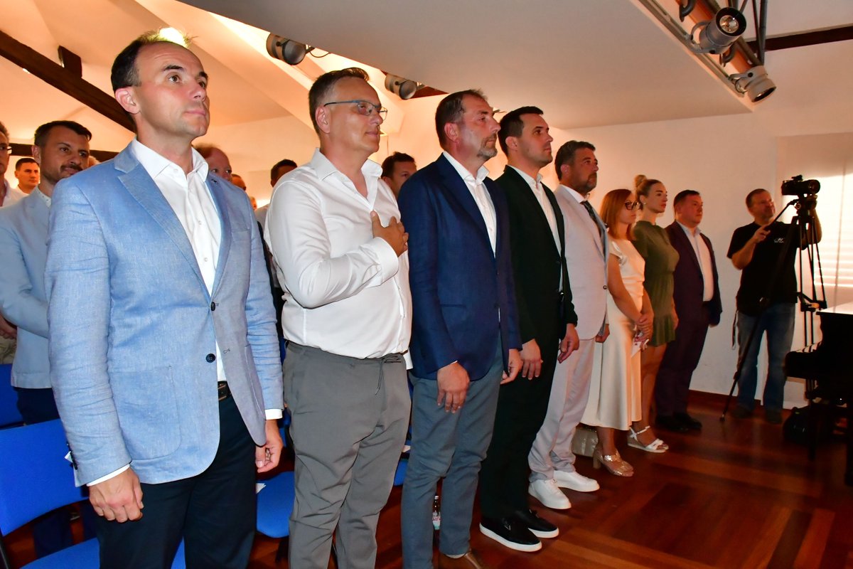 vodnjanski's tweet photo. Igor Orlić: Vodnjan konačno ima jasnu viziju razvoja i pripremljene projekte 

VIŠE U ČLANKU:
https://t.co/La2W0vlWSr https://t.co/IWt9HAGy9Y