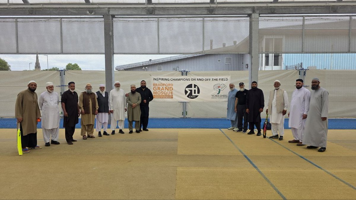 suffatulislam's tweet photo. 🏏 LEGENDS SHINE! The 2nd “Active Legends” Walking Cricket finals brought seniors together for cricket, friendship, laughs &amp; some tense finishes! Organised by Bradford Grand Mosque with @YCCC_YCF &amp; al-HAYAT Bradford. A great initiative for activity &amp; wellbeing. https://t.co/Sko3bD5Sg2