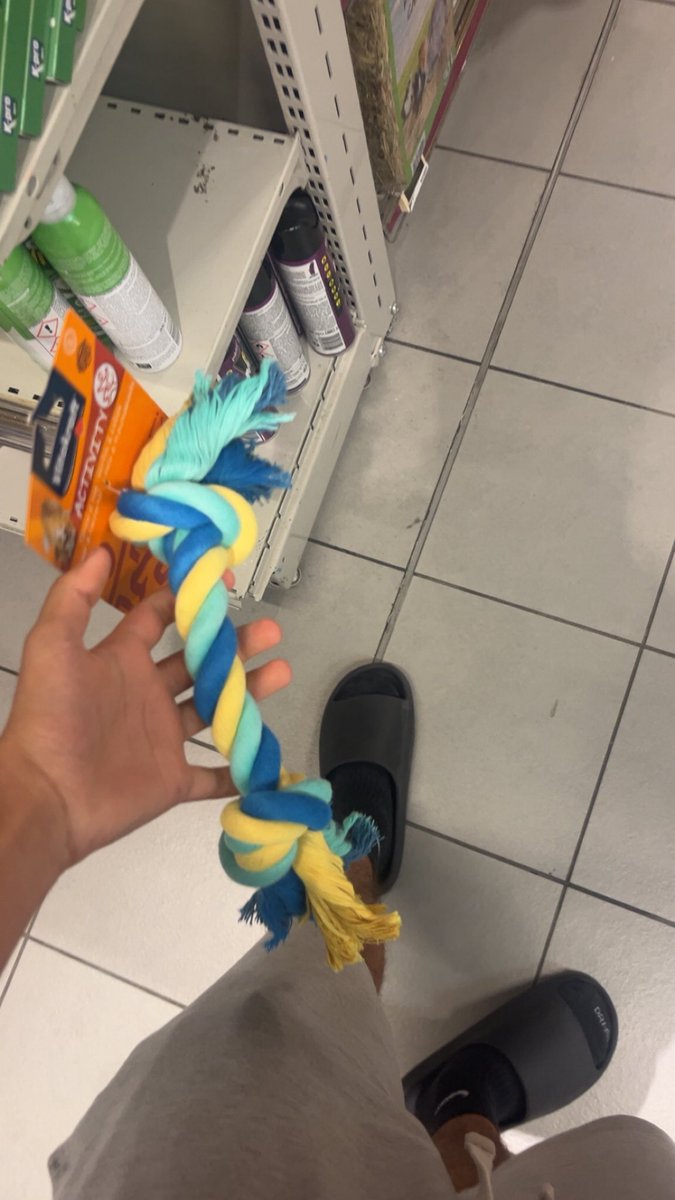 Maitre_TMS's tweet photo. Venez m’acheter sa pour vous bande de chienne 💸#CashMaster #Findom #MoneySlave https://t.co/CcnlS5Z54S