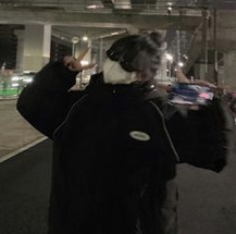ethandefi6's tweet photo. すいせいさんをマック窓に入れるなどした https://t.co/iAluDp6vWZ