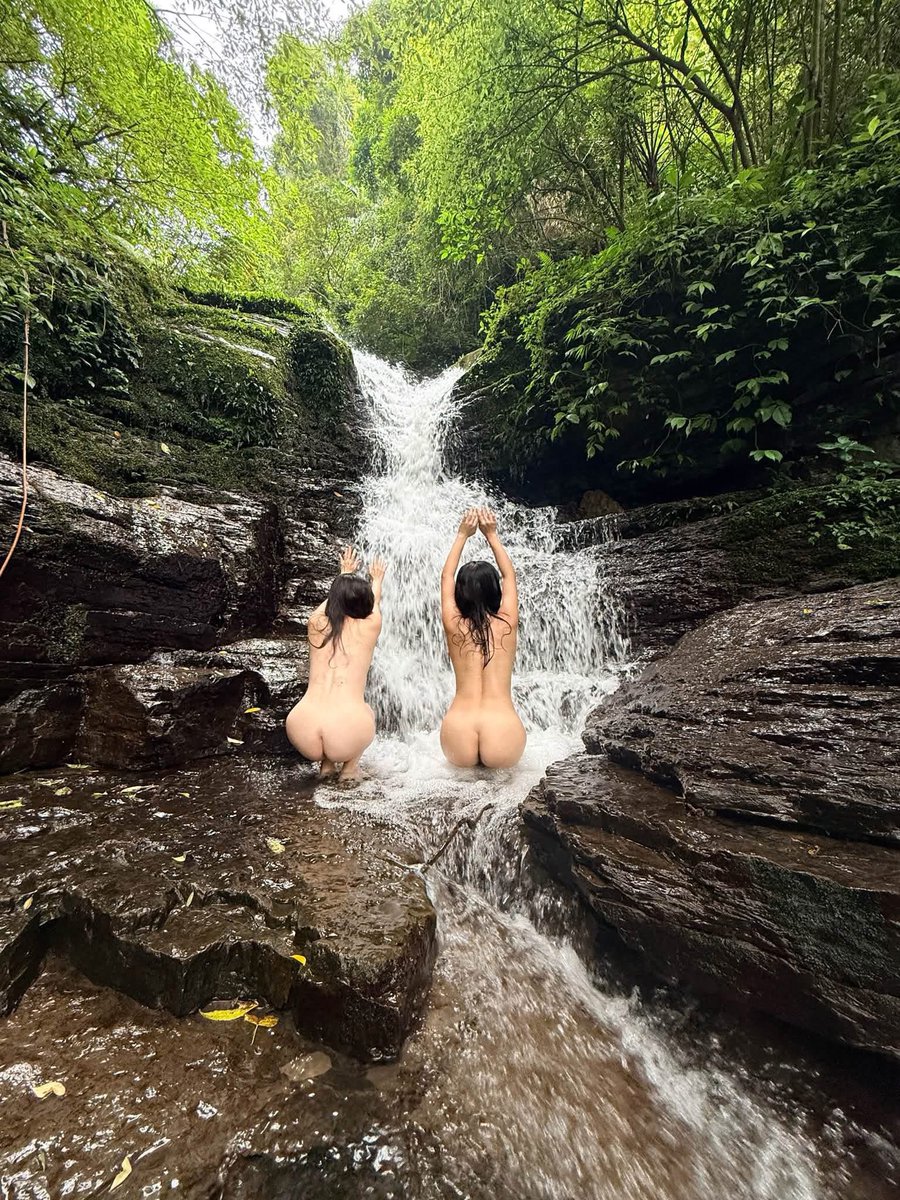Ngcmin90's tweet photo. Tìm nam some cùng 2 chị e 😜 https://t.co/KOckKYSllc