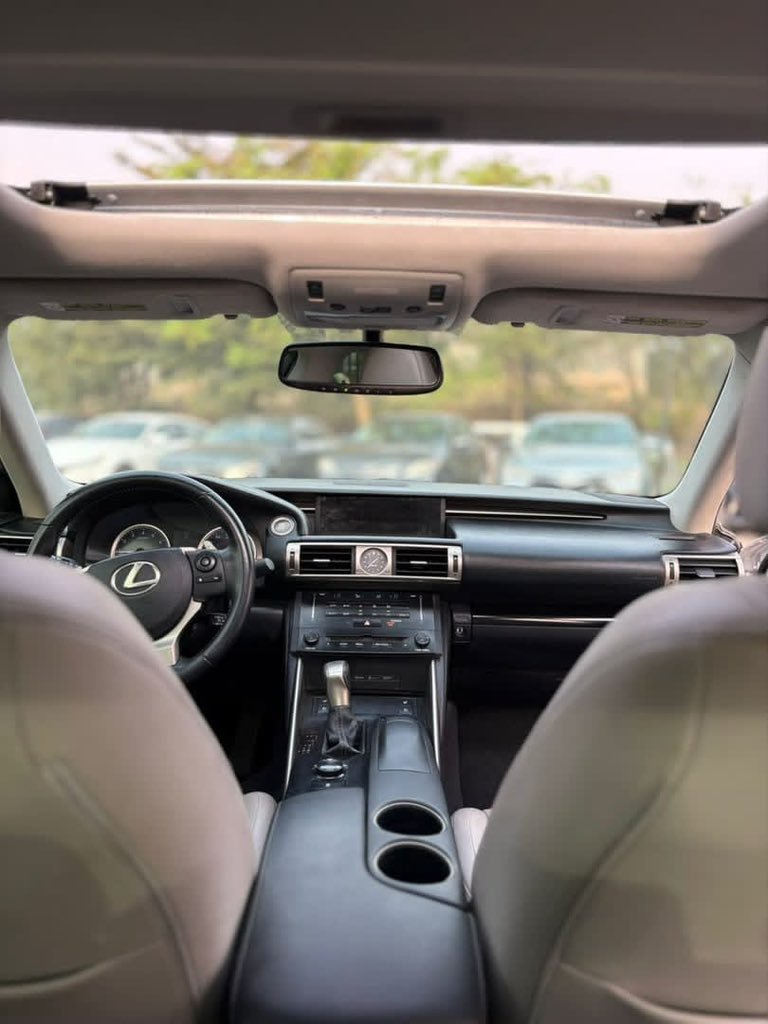 Dextrousrides's tweet photo. FOREIGN USED 🏳️ 
2015 Lexus IS250 AWD.

Less than 50k mileage with original duty.

Price: N17.5m only 
Location: Abuja https://t.co/fReEY9f5fL