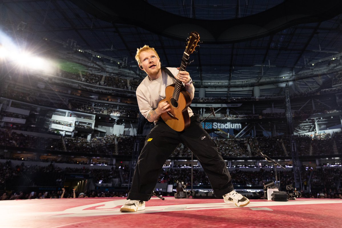 edsheeran's tweet photo. Ed’s first gig in LA was Fly Poet at the Savoy Entertainment Centre in Inglewood, 16 years later we are at So-Fi. Thank you LA ❤️

📸 @MarkSurridge https://t.co/gOUyEczAtf