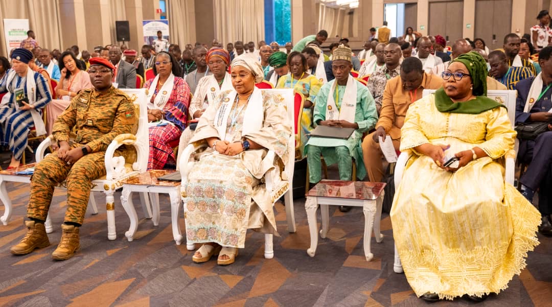onubf's tweet photo. 1/3
« La résilience du Sahel n’est pas une idée. Elle est déjà à l’œuvre. Notre responsabilité collective est de la renforcer. » Ce 10 août, au Forum humanitaire de l’AES, @NTikum a réaffirmé l’engagement des Nations Unies aux côtés des États et des populations. #ONUBurkina #AES https://t.co/sbPwioWhLK