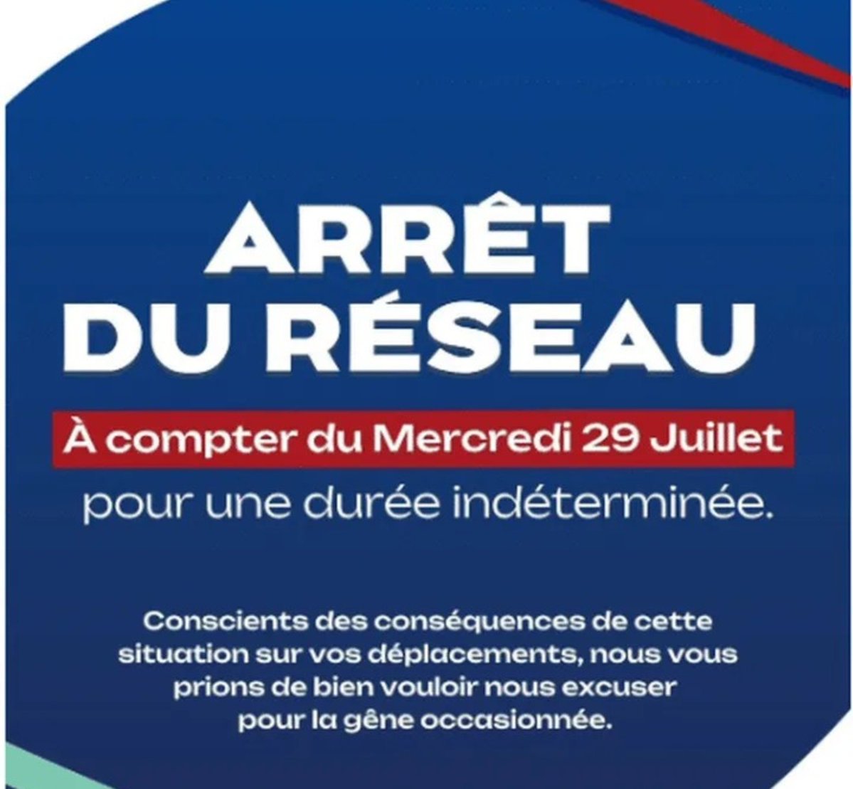 Marento78's tweet photo. En Martinique t'as le réseau entier du sud de l'île qui a été interrompu pendant plusieurs jours faute d'argent, mais pour certains c'est leur RER qui est la pire ligne de la galaxie. https://t.co/lfLJR6Xcdb