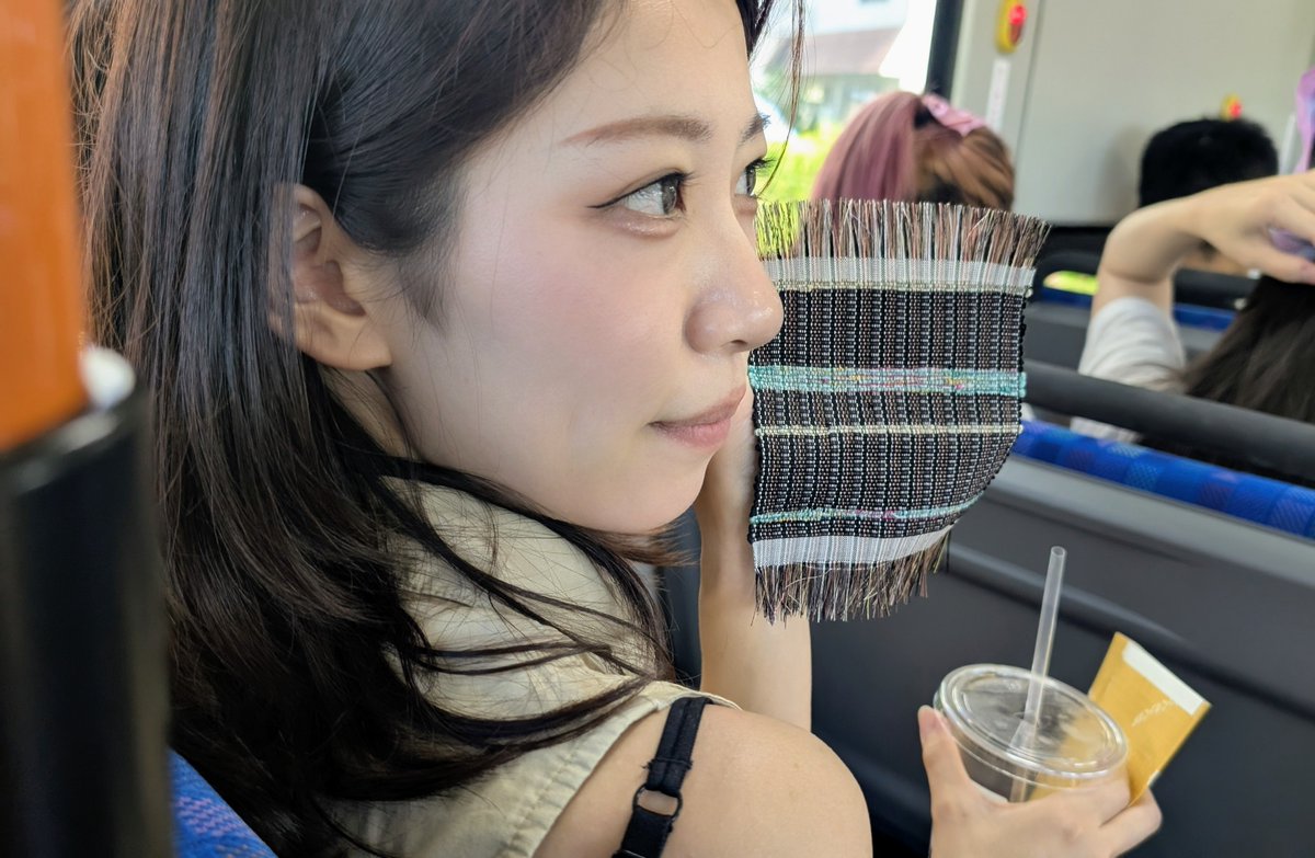gara_pon's tweet photo. 織りチームもコースターを上手に織りました。月日ちゃんとのじゃんけん対決に敗れ染めチームとなったいいこちゃんも上杉博物館にて米織の栞をゲット😉楽しい体験イベントでした。
#水クレじゃーにー https://t.co/d4ARNoyEXk