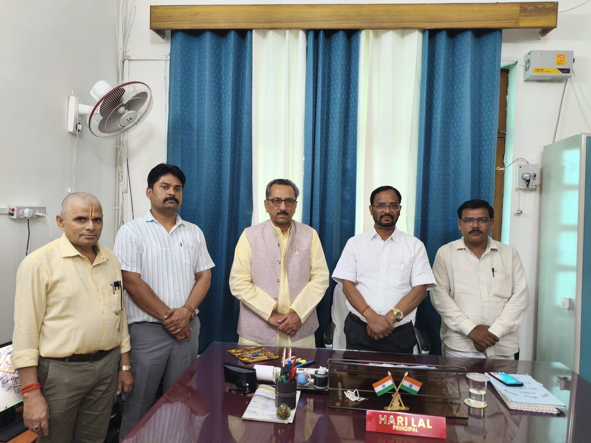 dcrai2014's tweet photo. स्नातक निर्वाचन खण्ड वाराणसी 2026
अधिकृत प्रत्याशी- दिनेश चन्द्र राय
उत्तर प्रदेश माध्यमिक शिक्षक संघ https://t.co/0aha4kiUnr