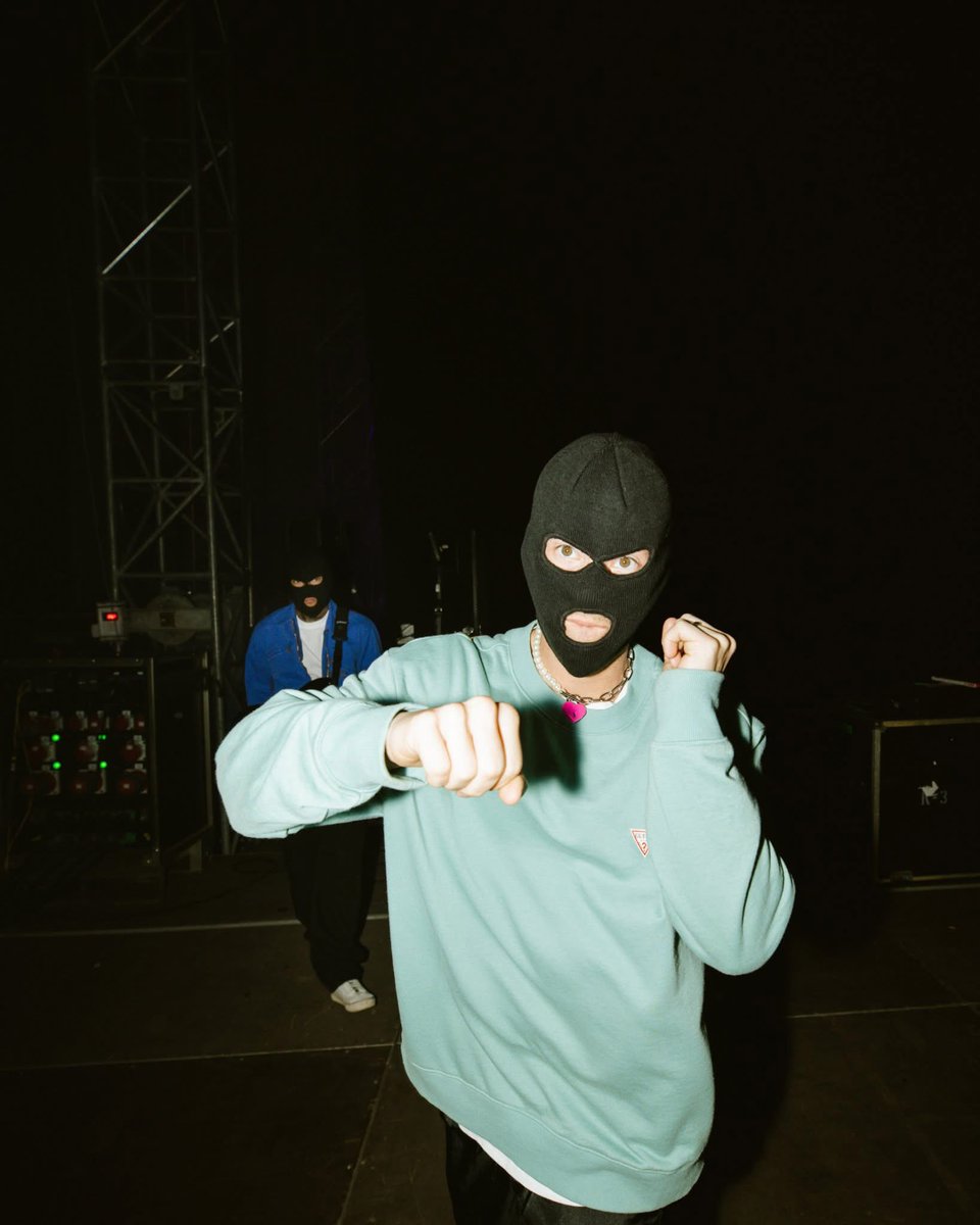 pilotspilled's tweet photo. i heard it’s #joshtime he’s gonna fight you all https://t.co/rxWyudFVvB