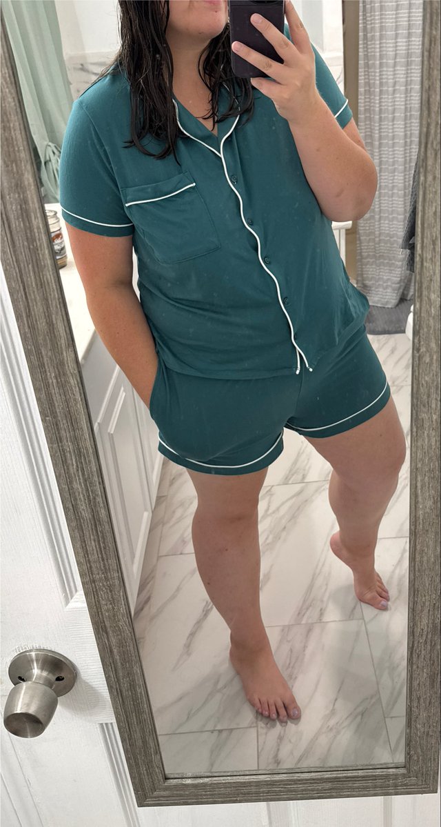 Northern_Bitch3's tweet photo. Haven’t been a PJ set person in YEARS - but this set from Walmart is SOOO SOFT I may have to buy more 👀 https://t.co/8pairsplXP