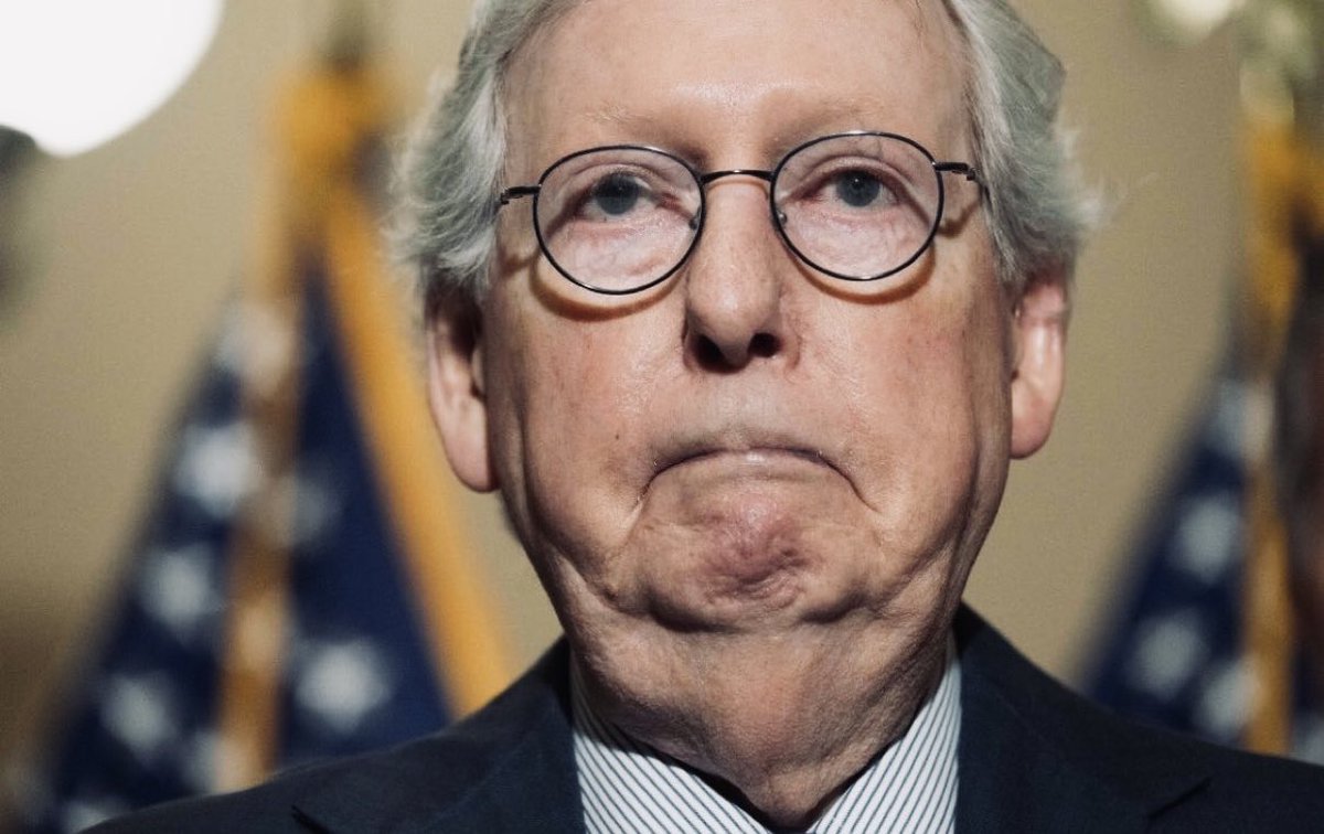 elnprivatechat7's tweet photo. 🚨 BREAKING: Mitch McConnell is reportedly planning to handle Senate business from home rather than from the Capitol. https://t.co/yOYJ5MM8iO