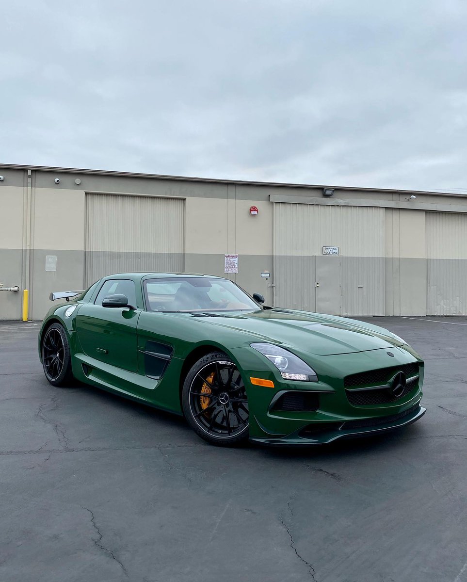 ApexDistrictX's tweet photo. Mercedes-Benz SLS AMG Black Series https://t.co/creSZm16WN