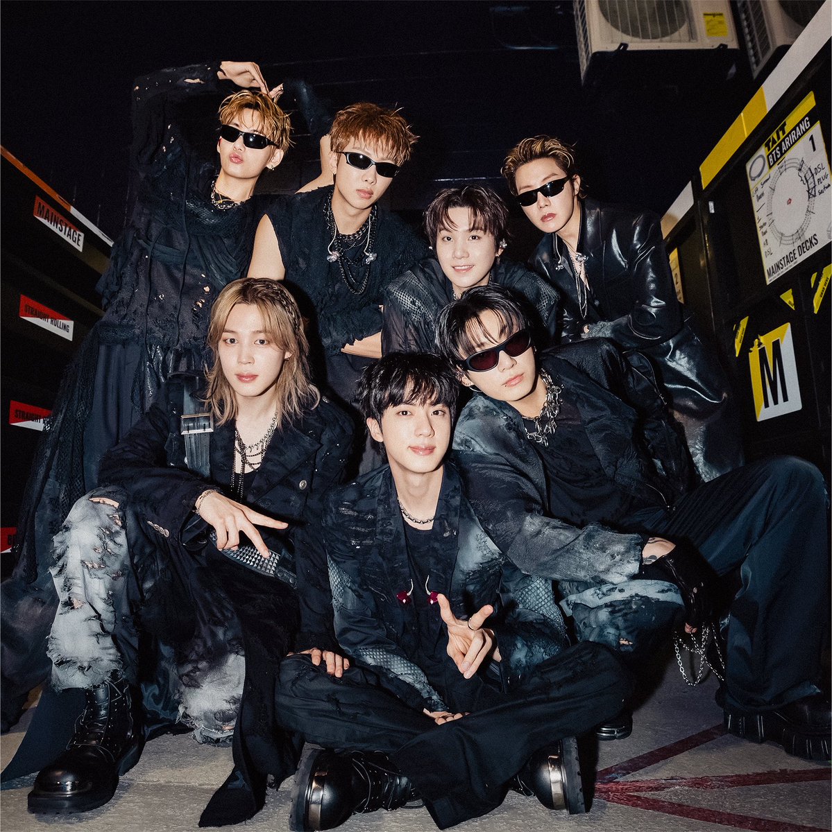 bts_base_'s tweet photo. Best-selling vocal groups of all time (EAS)
     👑 
1. BTS (🇰🇷) — 162M 
2. Backstreet Boys (🇺🇸) — 105M
3. One Direction (🏴󠁧󠁢󠁥󠁮󠁧󠁿) — 79M
4. The Supremes (🇺🇸) — 77M
5. Black Eyed Peas (🇺🇸) — 70M

#BTS #방탄소년단 https://t.co/itII1jf2uB
