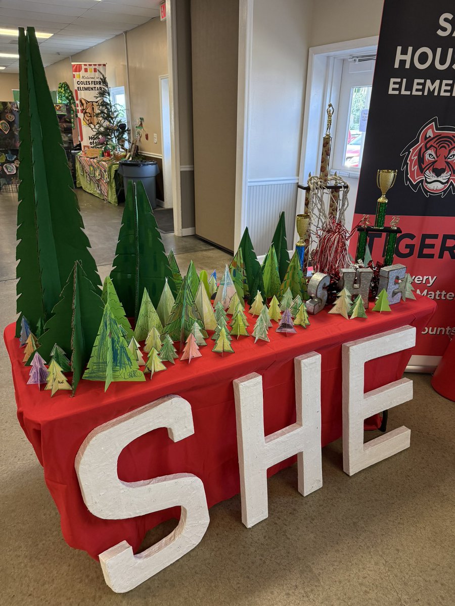 SHEtigertales's tweet photo. The Year of Forestry🌲🌲
•
Come see our SHE booth at the Wilson County fair!! THANK YOU to our art teacher, Ms. Ray, for putting together this fabulous booth!! 🎠🤹🏼‍♀️🎡
#SHEtales #comeseeourART https://t.co/2cgyQf20Ru