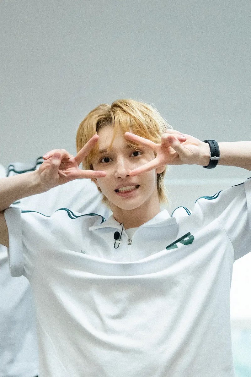 DanieL_qi7's tweet photo. 다니엘 스물한 번째 생일, 언제나 곁에서 응원하는 우리가 있다는 걸 잊지 말아줘요

HAPPY 21ST DANIEL DAY
#다니엘21살꿈이이루어지길
#ShineBrightDaniel21 https://t.co/2ZhZHx3wZa