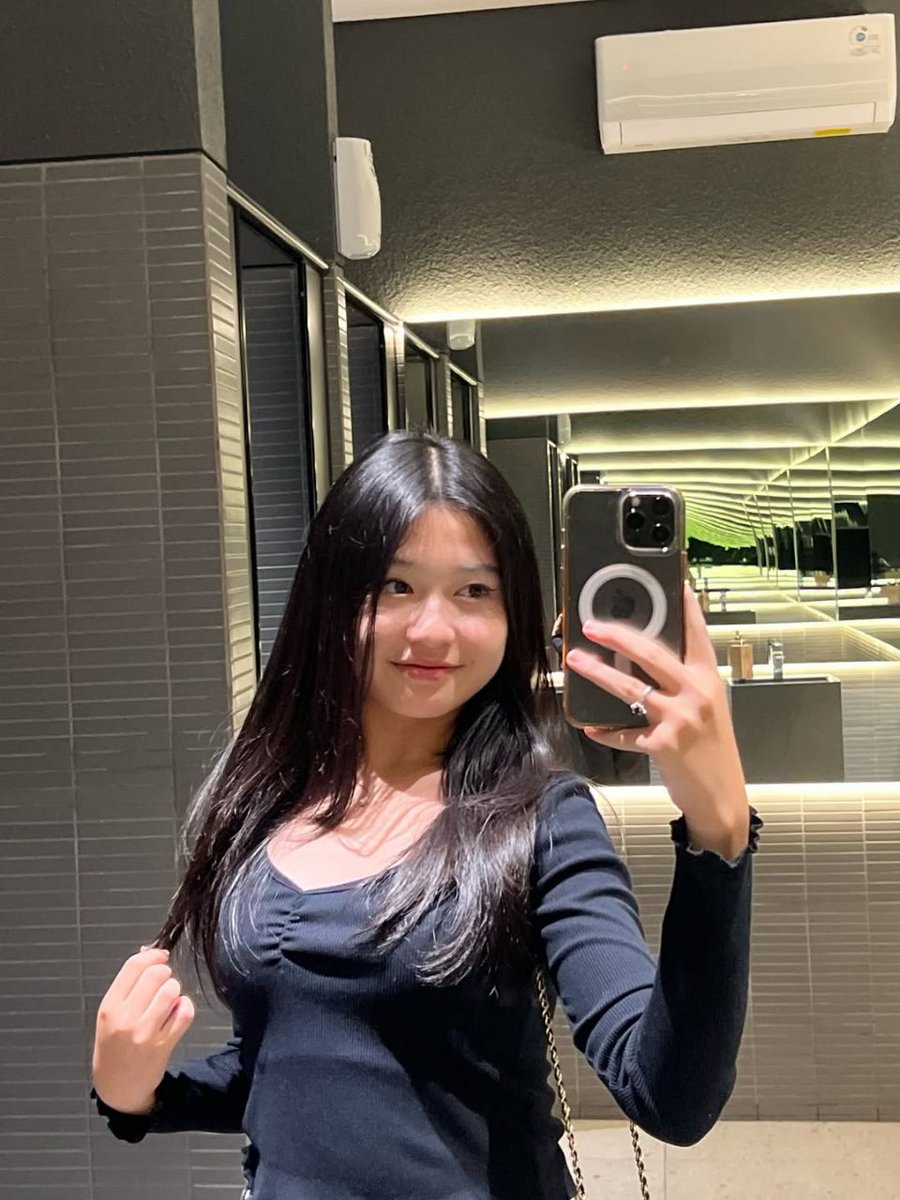 1235996m's tweet photo. hallo Jogja lia ready yaa 💌📱
#bojogja #availjogja #openbojogja https://t.co/w5eToXs82K