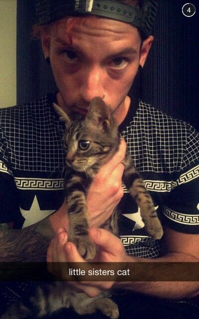 dpwnstairs's tweet photo. i heard its #JOSHTIME ? snapchat josh 🙂↕️ https://t.co/g0FlEyZM5z