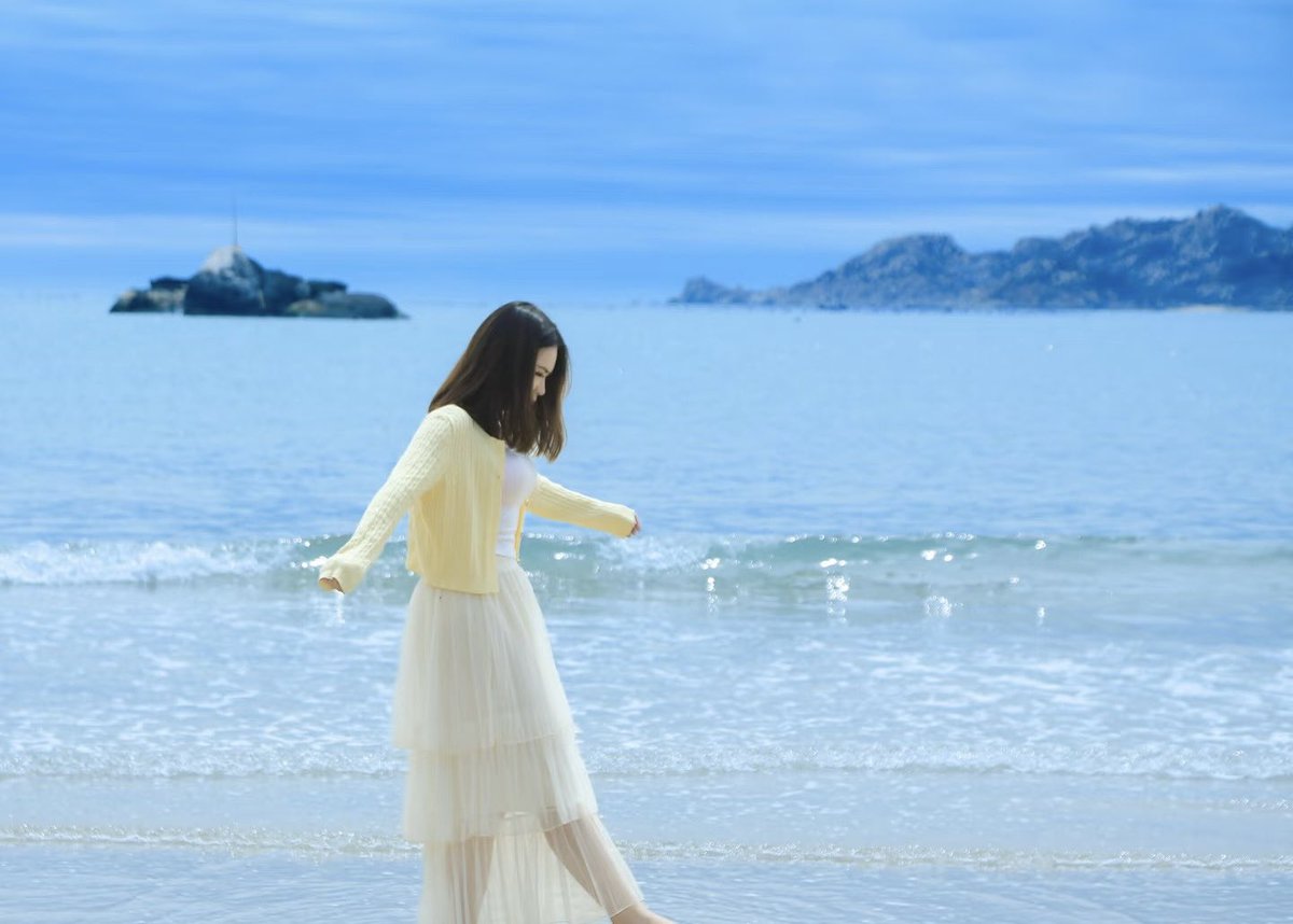 LynnStuart73927's tweet photo. 牛马放假啦，海边真是个好地方，有偶遇的吗？ https://t.co/VB1nnjMP4K
