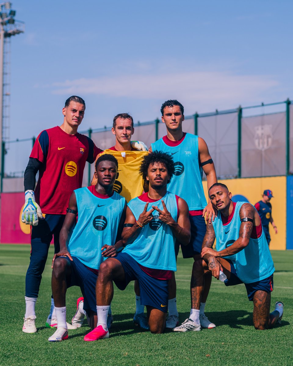 FCBarcelona's tweet photo. The picture everyone always wants 😏 https://t.co/I16qhVaBJP
