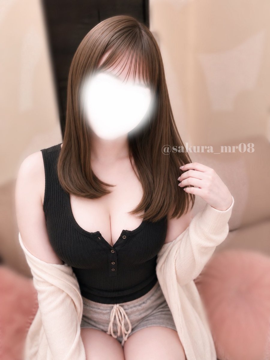 sakura_mr08's tweet photo. そういえば7月末でメルトリッチに入って1年がたちました🥹🤍

こういうお仕事自体が初めてだったから、最初は右も左も分からず😂
まさか自分が1年も続けてるとは思わなかったな〜🥹

この1年、たくさんの方に出会えて、何度も会いに来てくれる方もいて、本当にありがたいなって思ってます😭💕

見つけてくれて、会いに来てくれてありがとう♡

これからも楽しく頑張っていくので、2年目のさくらもよろしくお願いします🫶🏻🌸