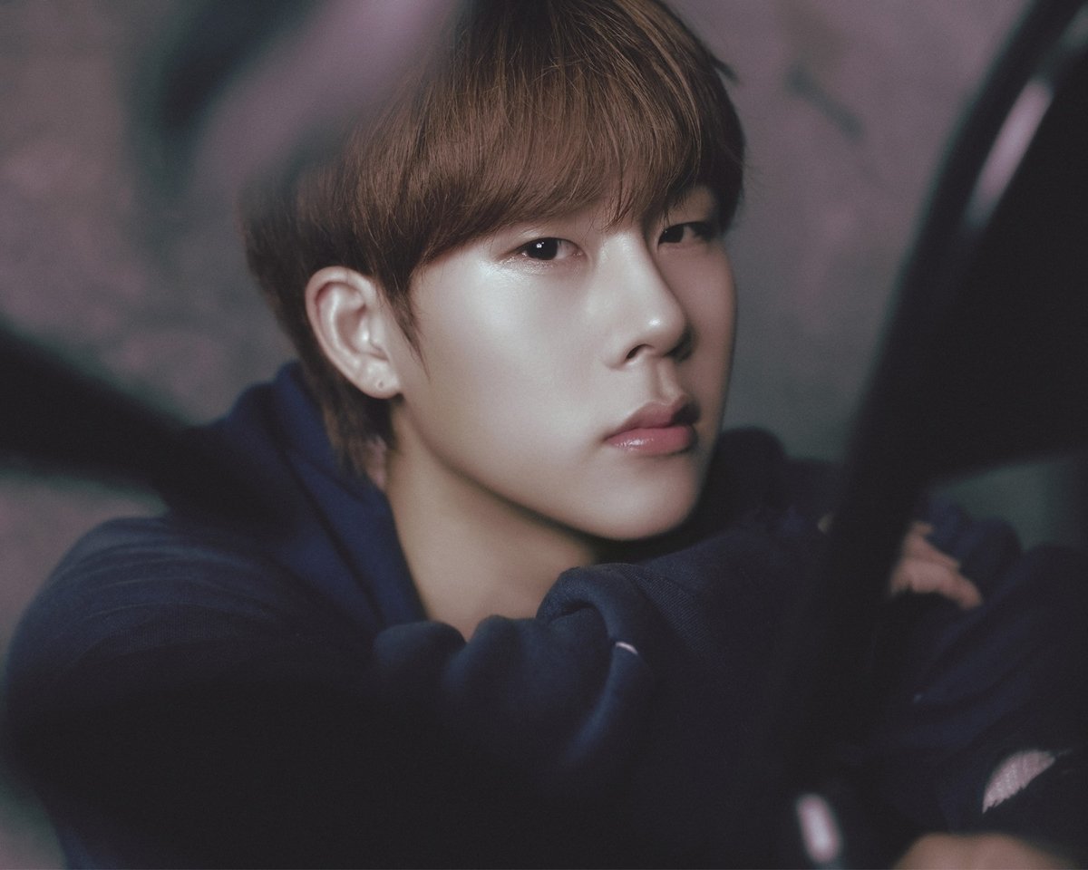 npomvtt's tweet photo. 🚨 Park Geonroung, conhecido por estrelar o vídeo de "Baby Shark" da Pinkfong, fará seu debut solo com "WAVE (feat. JOOHEON of Monsta X)", no dia 20 de agosto.

Ele usará o nome artístico Baby Shark Boy. https://t.co/57UD4OCILq