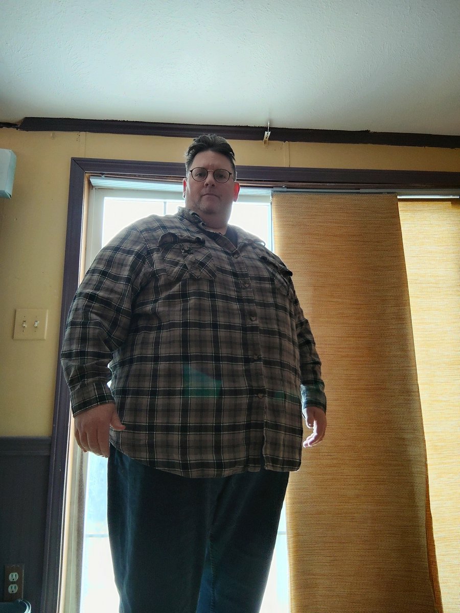 smithd7uf's tweet photo. Would you date a fat man https://t.co/uSfgh1CtDn