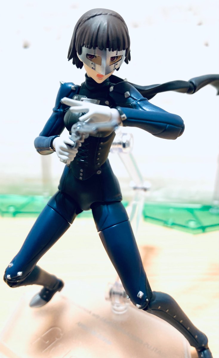 0413ukitake's tweet photo. #みんなで射撃ポーズを見せ合おう
#ペルソナ5
#ジョーカー
#ノワール
#クイーン
#ヴァイオレット https://t.co/6yVON3hFdi