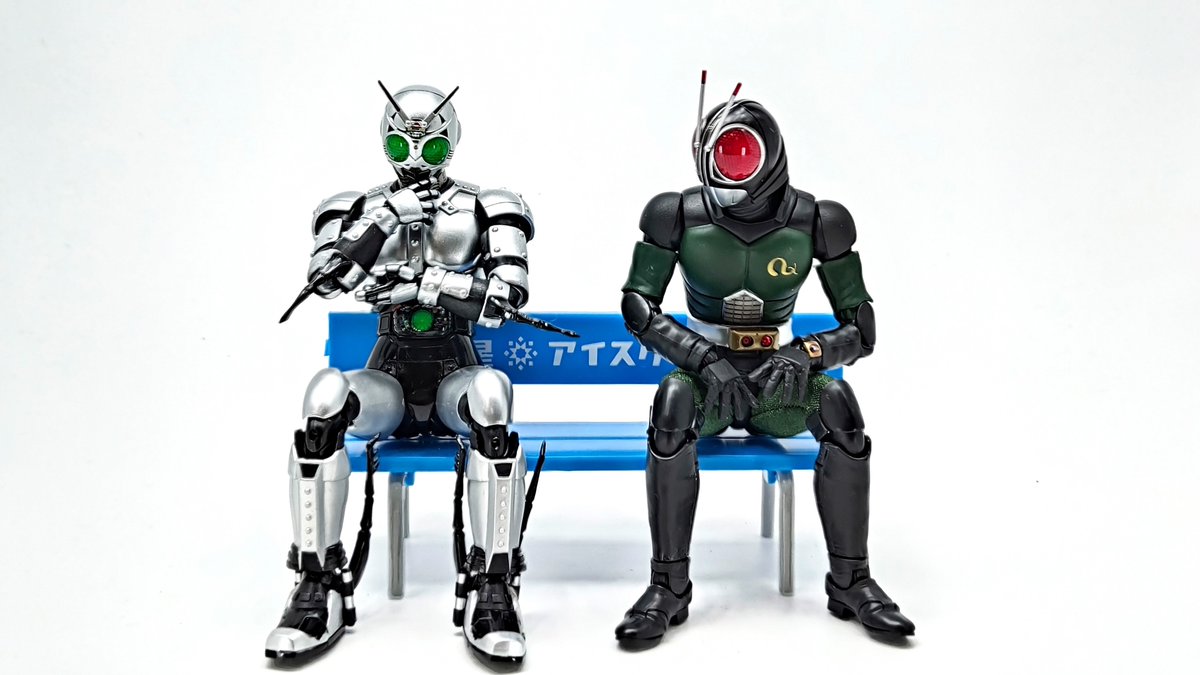 MOTENAIWATASI's tweet photo. 「ミッドナイトシャドーとかアルカナシャドーとか味方になりそうでならないシャドーが最近トレンドと聞いたのだが何故私に声がかからないのだ？」 https://t.co/mTWOdvZDia