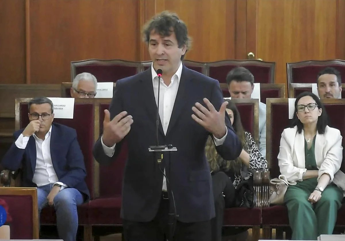 veintimillapie's tweet photo. El Gobierno de Sánchez incluye a los hermanos de los presidentes autonómicos y de los altos cargos políticos  a escala nacional, autonómica y local en su proyecto de ley contra el blanqueo .
Más vale tarde que nunca https://t.co/ihnNy4QYcO