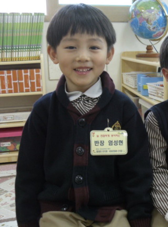 so0nie2's tweet photo. 내 눈에는 정말 이만큼으로 보인다 어떡하냐 https://t.co/nsqjPBhm00
