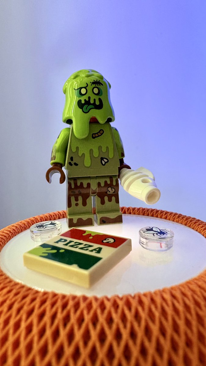 ryanriesling's tweet photo. Сегодня приехал мусорный монстр из новой серии 😍
#legominifigures #series29 https://t.co/cFbIDiez1l