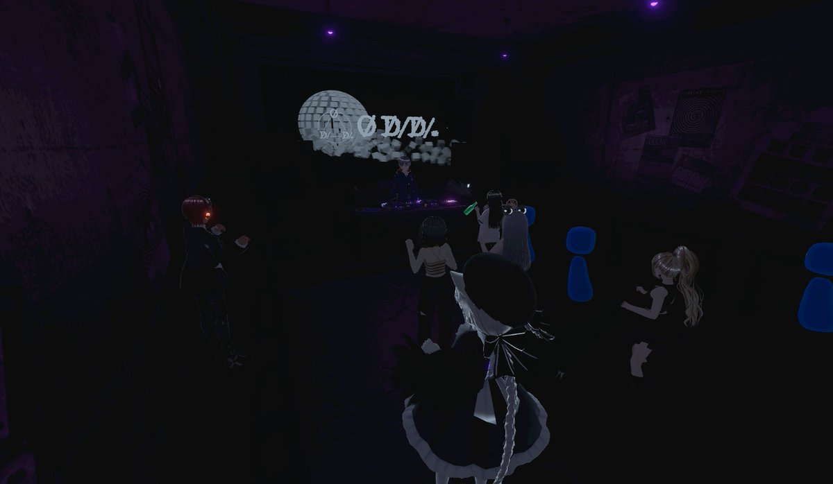mimimi_vr's tweet photo. ODD.始まってます!!
1番手うえちゃん!!!
#cluster #odd_vr https://t.co/MELa9iUEHG