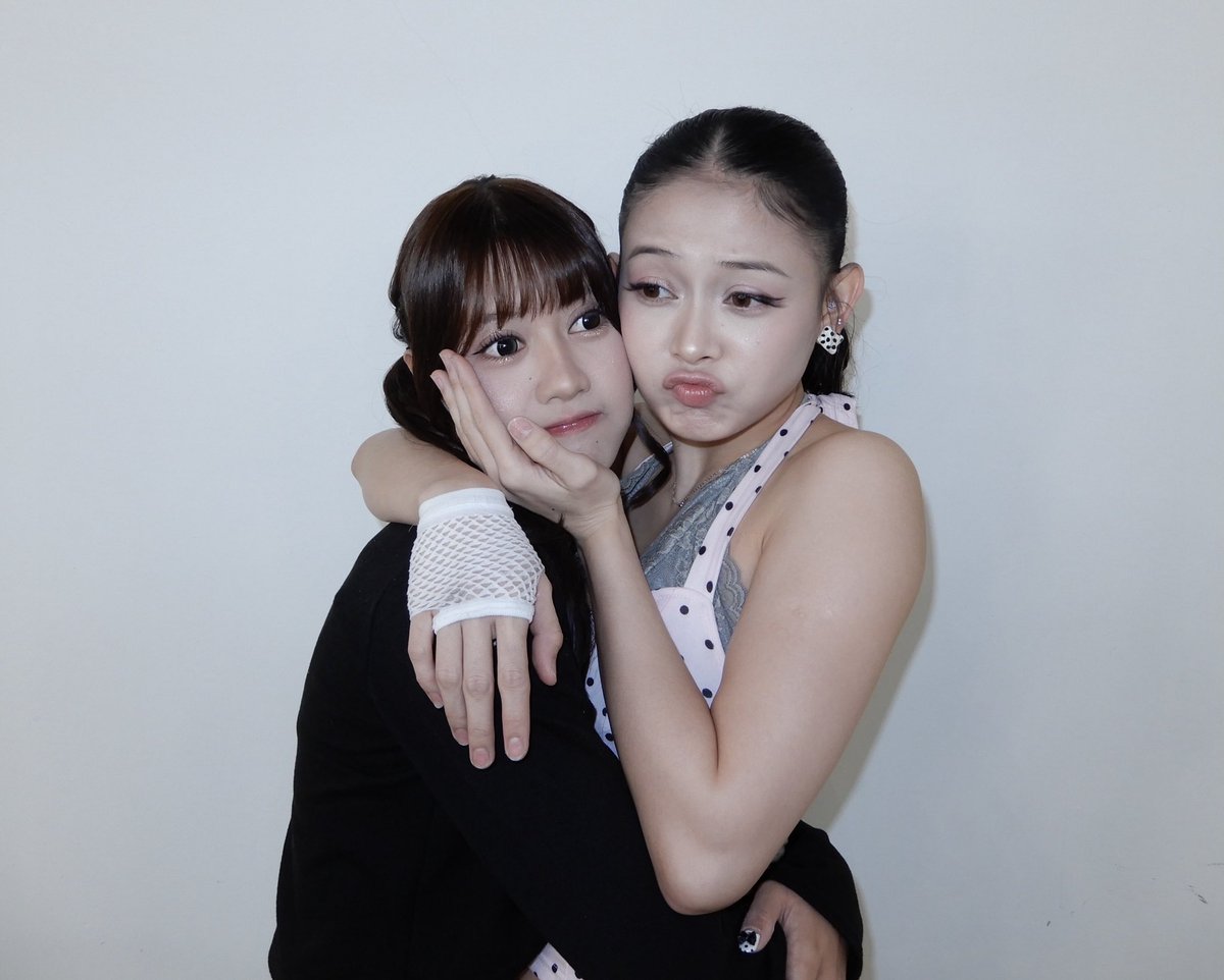 QUADLIPSPERS's tweet photo. Bon Odori Connection👭🏻♥️
@F_FeniJKT48 @QuadlipsCole @Famequadlips @mashiro_klp48 

Pics 📸 : @ningtaradevi 

#Quadlips https://t.co/81BtmJJ9ZQ