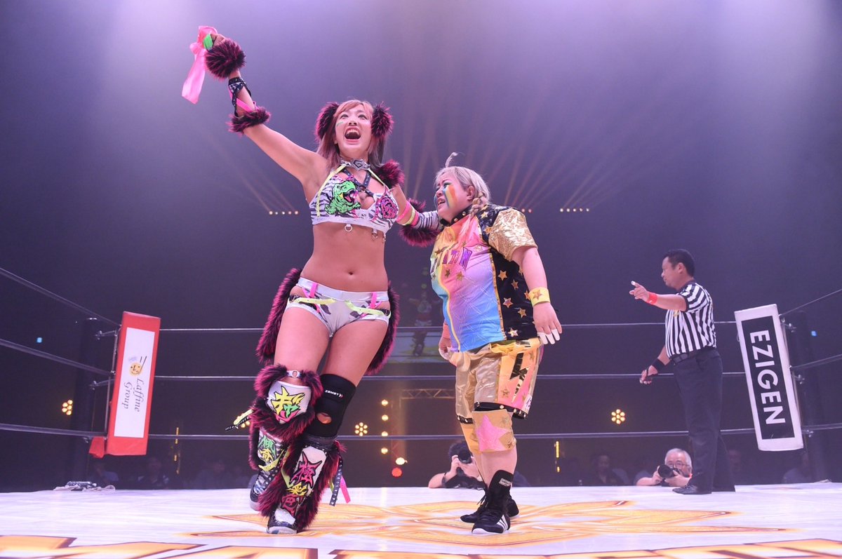 moyoko7's tweet photo. メガトンがウナギサヤカ選手と試合する
世界線。

1年半前
誰も想像してない世界をメガトンが歩いてる

会場で観てたゴムパッチン笑
いつか自分も💭やられてみたいと。

おばさんの夢をメガトンが叶えてくれる。

不器用だらけのメガトン
轟とこれからも共に進もう
行けばわかるさ😊

#ウナギサヤカ https://t.co/2MLNVDUod6