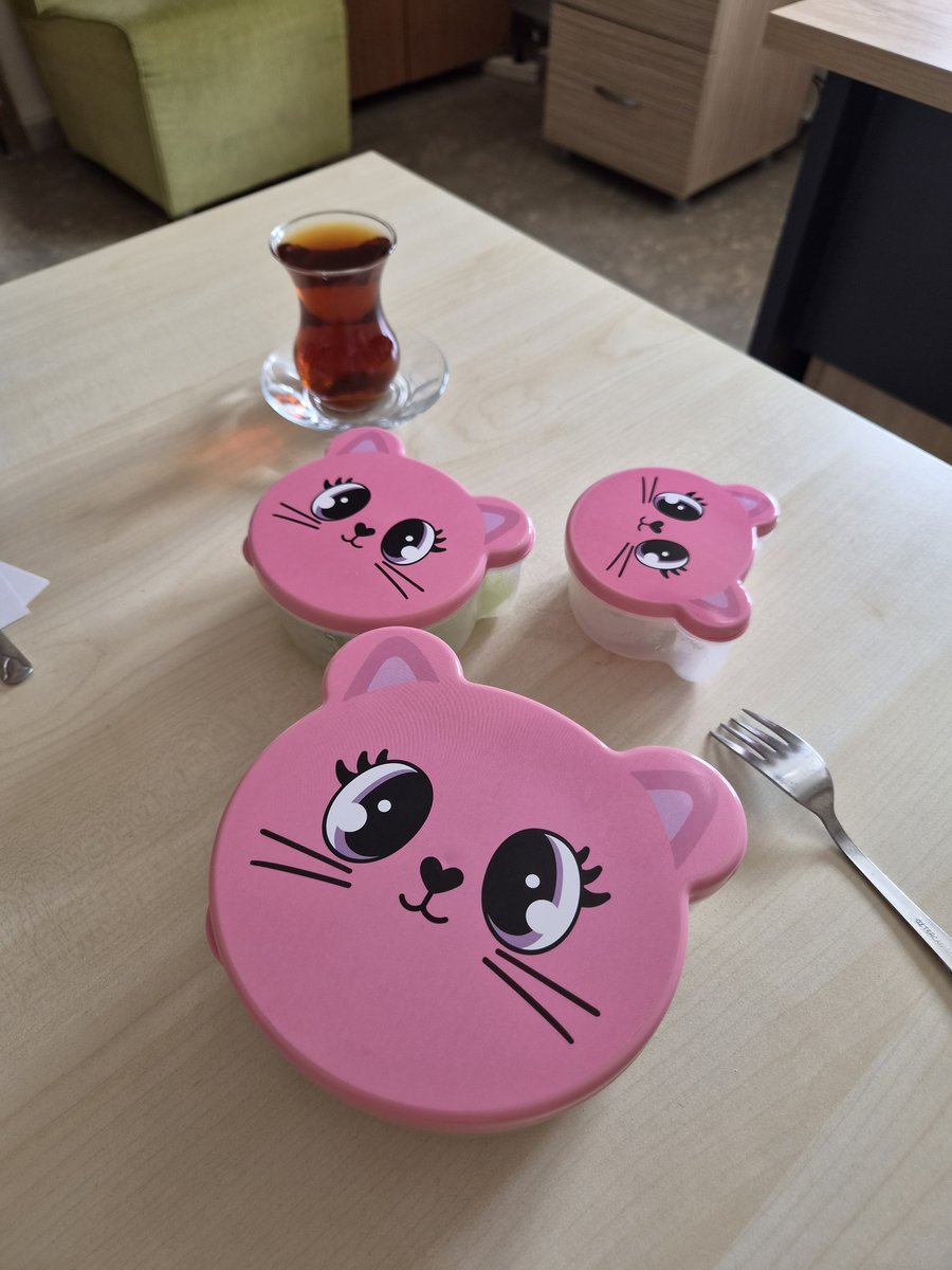 vrieltha's tweet photo. yemek kaplarım 🥺 https://t.co/lREcaNgzTt