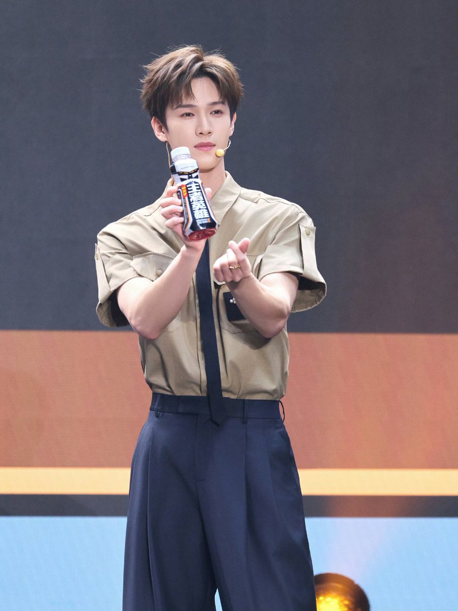 jiaolin24's tweet photo. #LiYunrui on today's 王老吉 WALOVI's new product launch 💚 https://t.co/7OMw0jTmsB