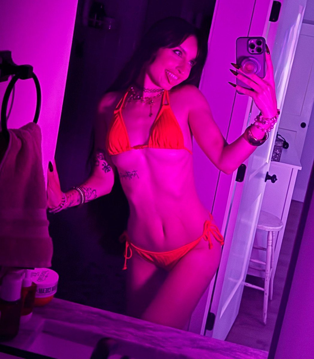 BeebeeAsmrLeaks's tweet photo. Beebee Asmr - https://t.co/UuEPJ54Yti https://t.co/QtfNh7hpEE