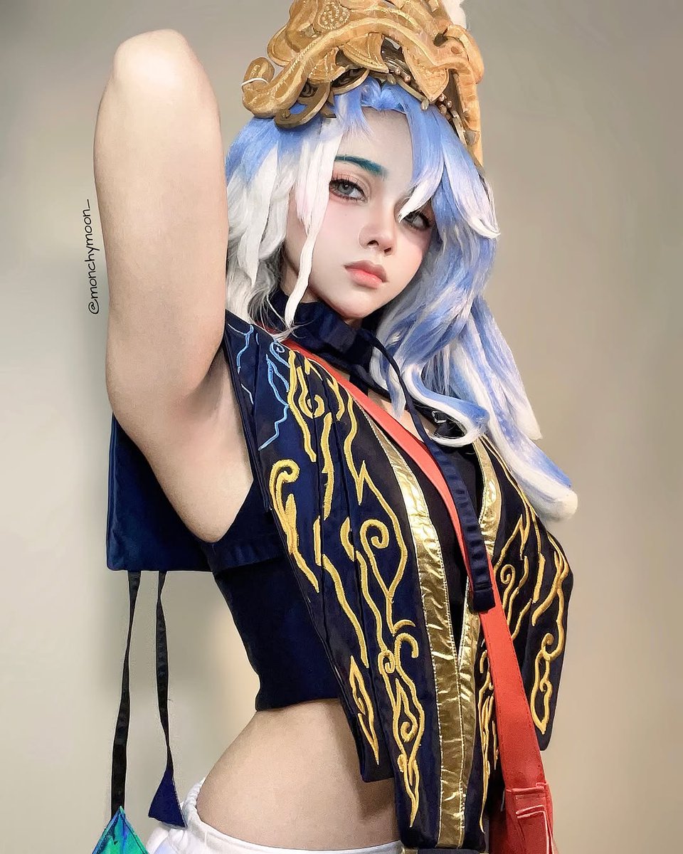 monchymoon_'s tweet photo. Beli ciki beli koyo….

I made you onee-san vibe  💦

Me as Kobo Nusantara
Set costume by https://t.co/VdLKubbWjS