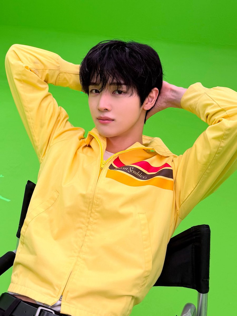 jsc_pics's tweet photo. 260810 riize japan x update with #sungchan https://t.co/omTDdBTGjB