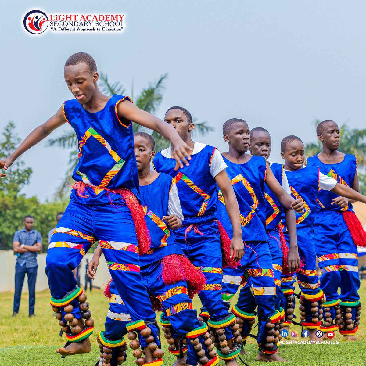 LIGHTACADEMYUG's tweet photo. Europe house shining during the performance of runyege -ntogoro dance. Their performance summarizes creativity, energy, intelligence, and happiness.
#CulturalCelebration
#Bunyoro
#lightacademy s.s
#adifferentapproach to #education https://t.co/VaoaX2d0k6