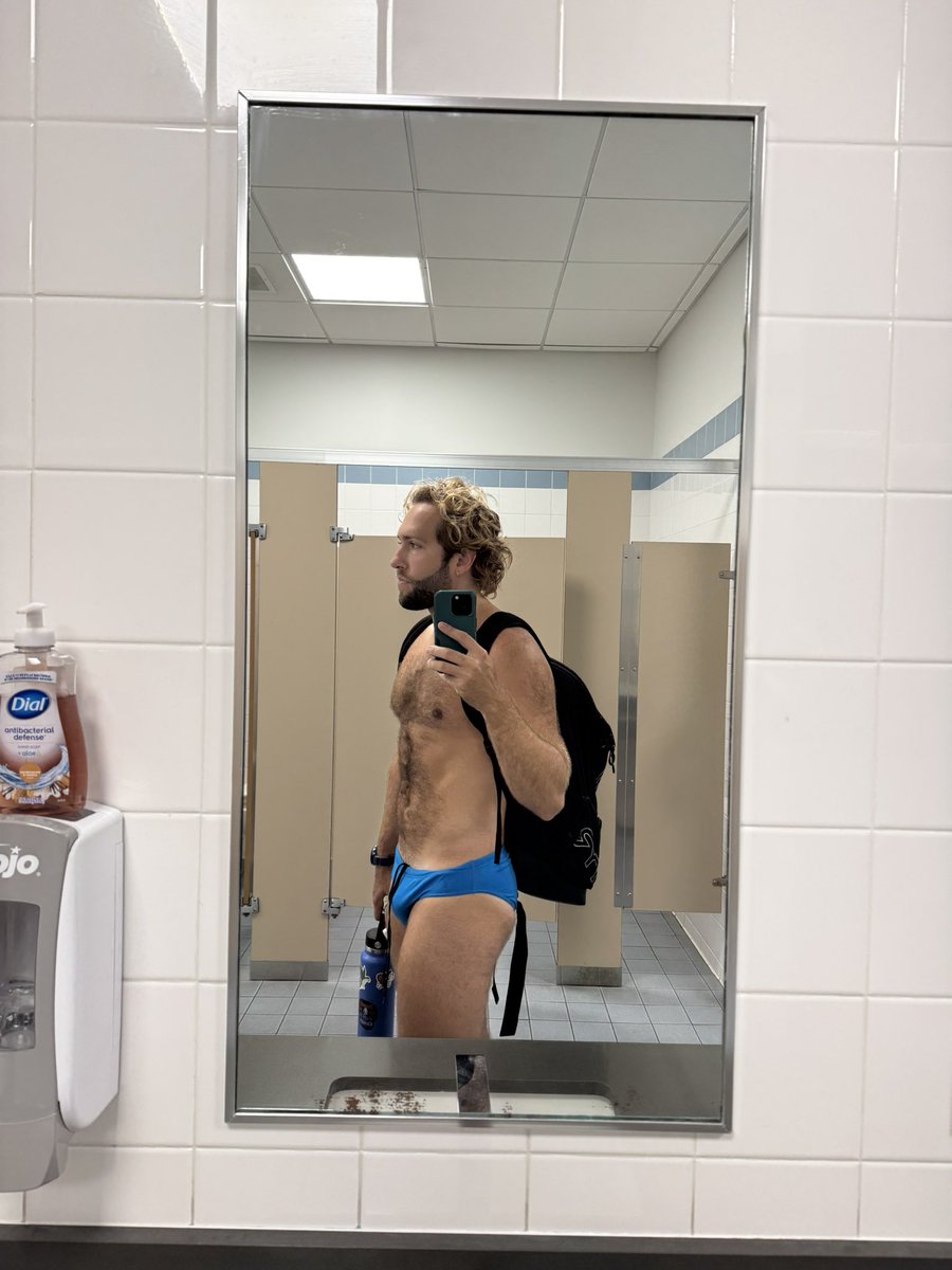 chrisxcxx's tweet photo. Doing my little Monday morning gay swim team :) https://t.co/TINcwusTdQ