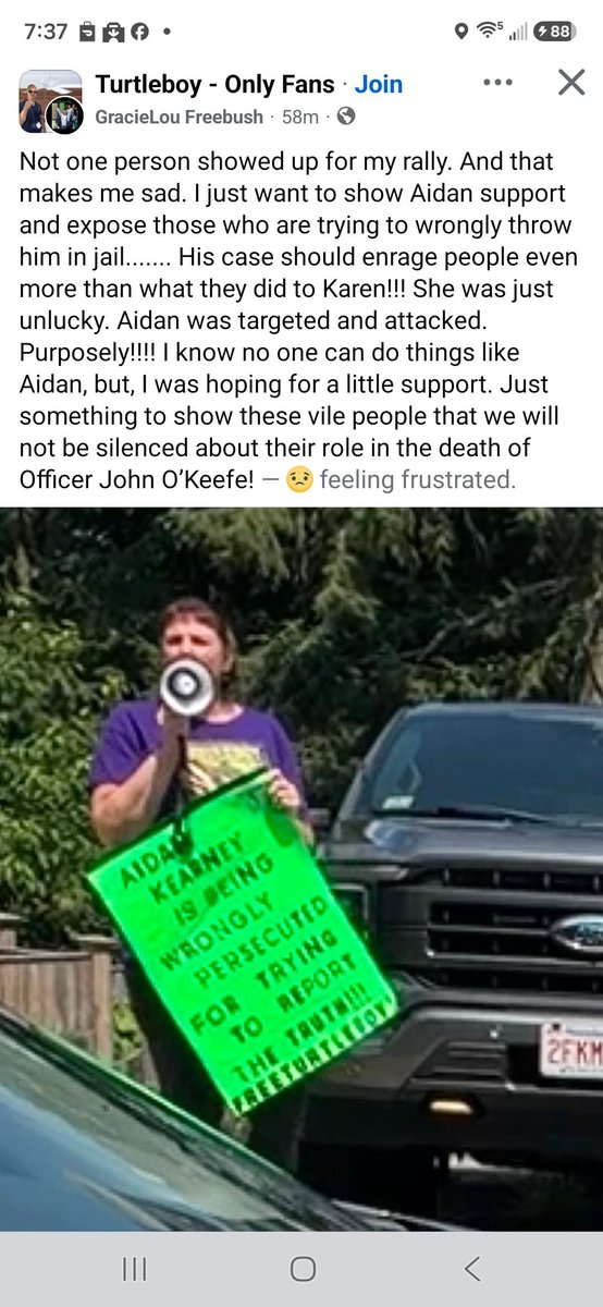 MafiaMasshole's tweet photo. "Not one person showed up for my rally, I just wanted to show him support" HAHAHAHA no one wants to support that little gremlin except you, hun https://t.co/T4UGL3JADJ
