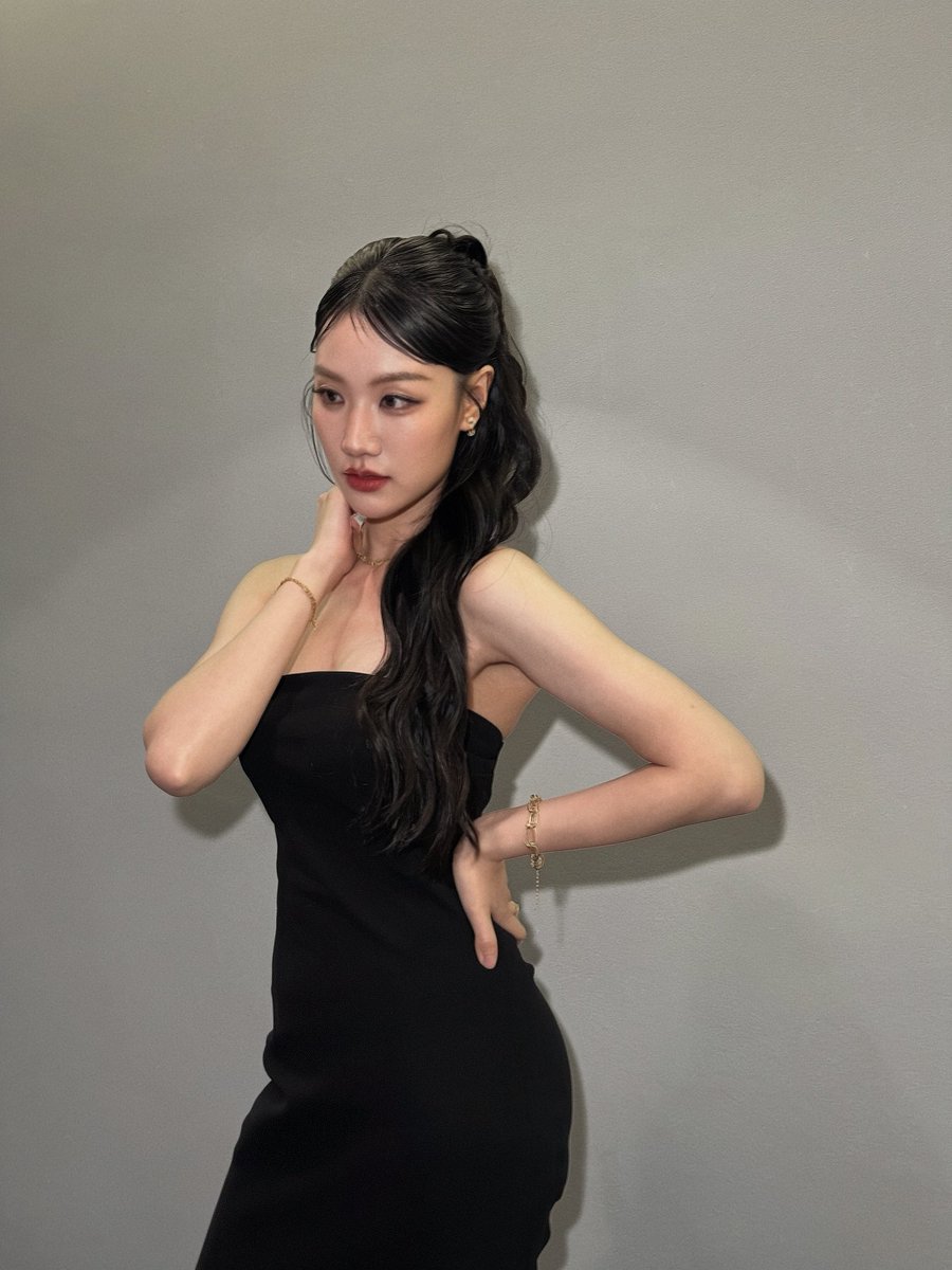 atomapcy_'s tweet photo. 🖤 

#NakaratAwards2026
#atomapcy #konkonbabe https://t.co/dxLD2G4WJ2