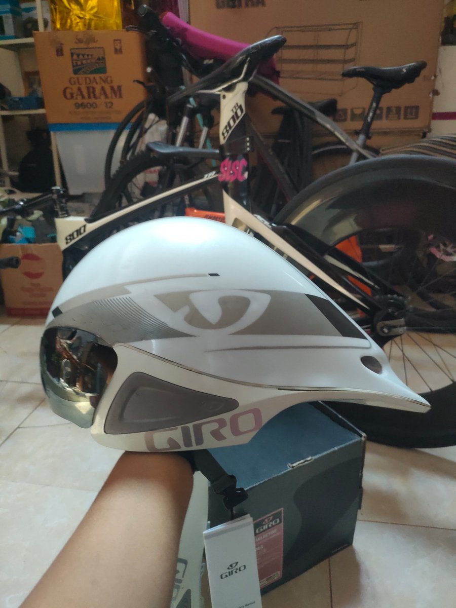 axeleleration's tweet photo. #fnfjb wts giro selector sz M-L 
kelengkapan full, tangan pertama
3jt nego, cod atau kirim² bisa 
wa: 082112577733 (wood) https://t.co/EFYUndw3by