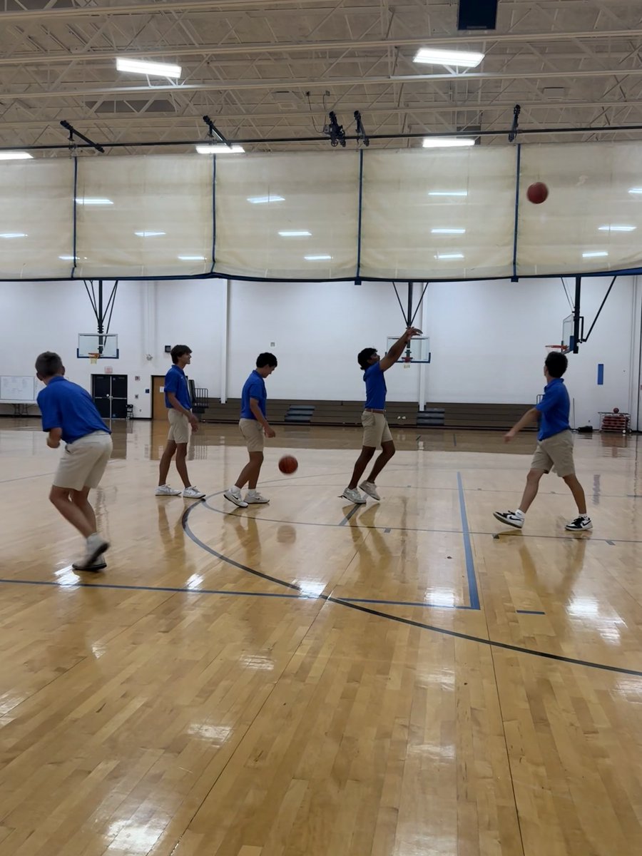 TangyBravesGolf's tweet photo. What happens when your tournament gets canceled but you still have pictures and media day? You hoop it up and play some knockout. We better stick to golf. #Athletes #GoBraves https://t.co/M2j078izps